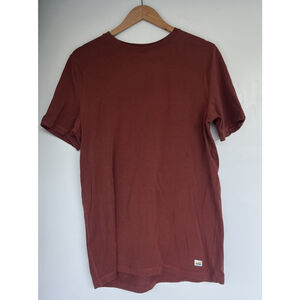 Vuori Strato Mens L Tech Tee Dark Umber Heather Athletic Performance Tee Orange